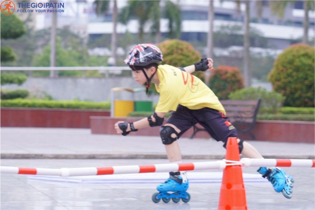 giày patin trẻ em 4 bánh ngang